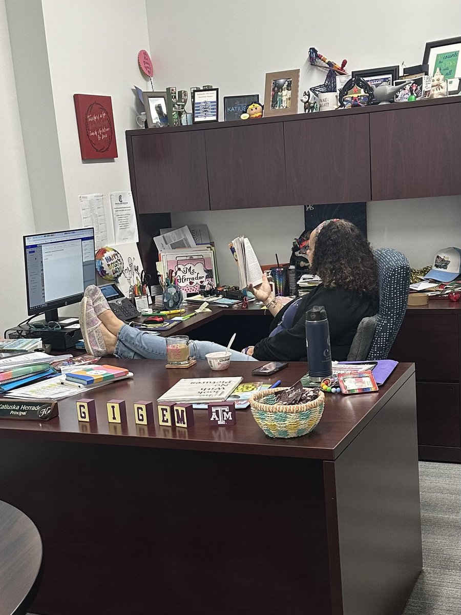 JonesAcademy1's tweet image. Reading like bosses! #sololomejor