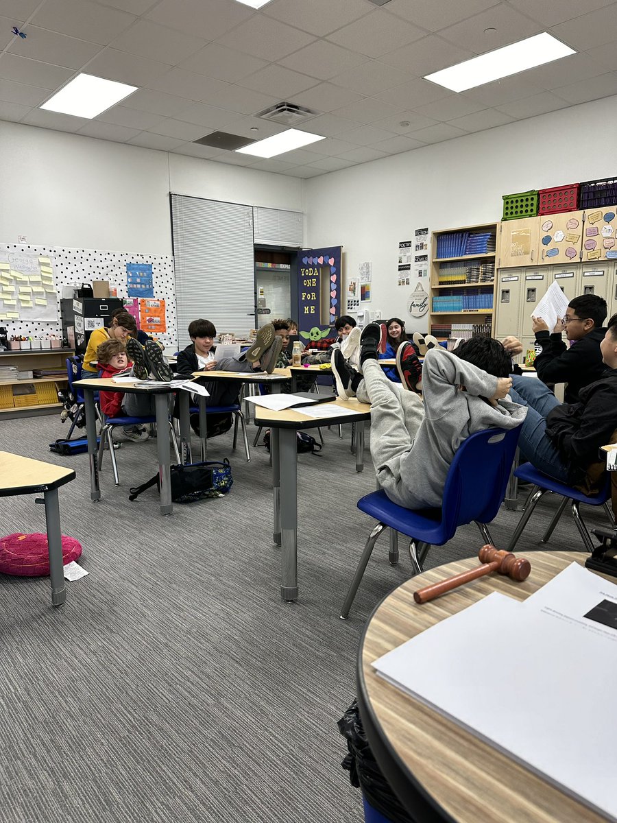 JonesAcademy1's tweet image. Reading like bosses! #sololomejor