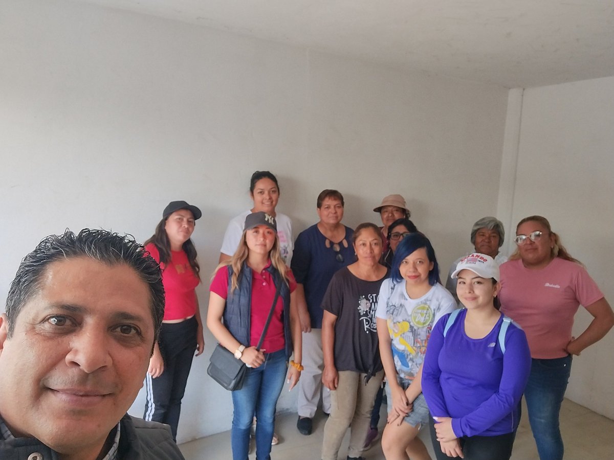 El trabajo en Equipo es la habilidad de trabajar juntos hacia una visión común. La habilidad de dirigir los logros individuales hacia objetivos organizacionales, es el combustible que permite a la gente común alcanzar resultados poco comunes
#EquipoADMM
#Tultitlan
#LaloMaravilla
