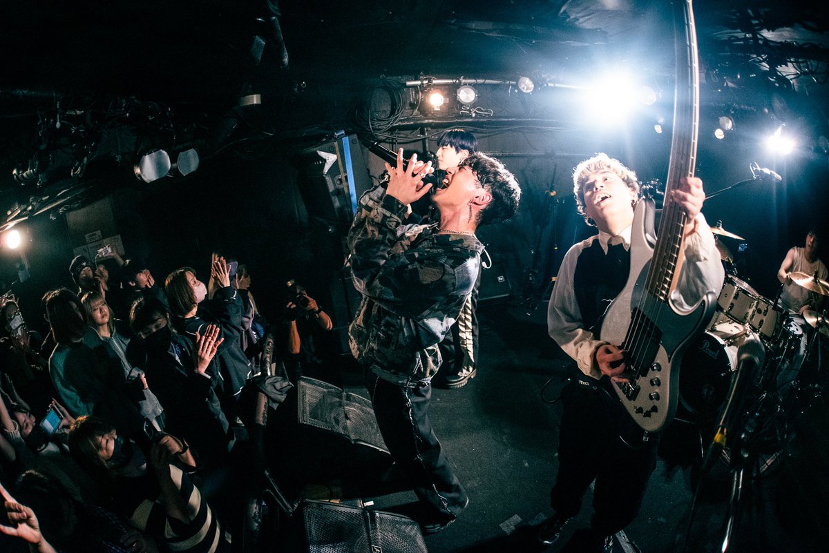 WOL_band's tweet photo. 2024.3.1(金)
@下北沢LIVEHOLIC

激ロックpre
"Burning Blue" vol.1 

1. Face my Fate
2. Magic
3. One More Time
4. AsUrA
5. 27club
6. STEP
7. Memories

Thank you!!☺︎

📸 by @Zig_zag__219249 https://t.co/k4gDgbAfv4