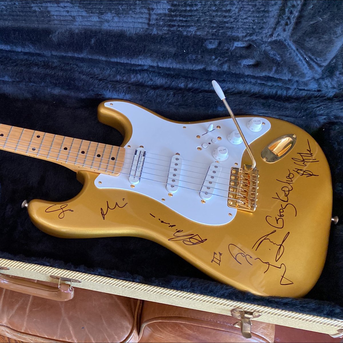 This Blue Rodeo signed Fernandes Sustainer guitar is up for bidding in support of Make Music Matter + the #HealinginHarmony #musictherapy program. Bid now till March 10, 8pm ET - go.rallyup.com/makemusicmatter #onlineauction #charityauction #canadiana #musicmemorabilia <a href="/BlueRodeo/">Blue Rodeo</a>