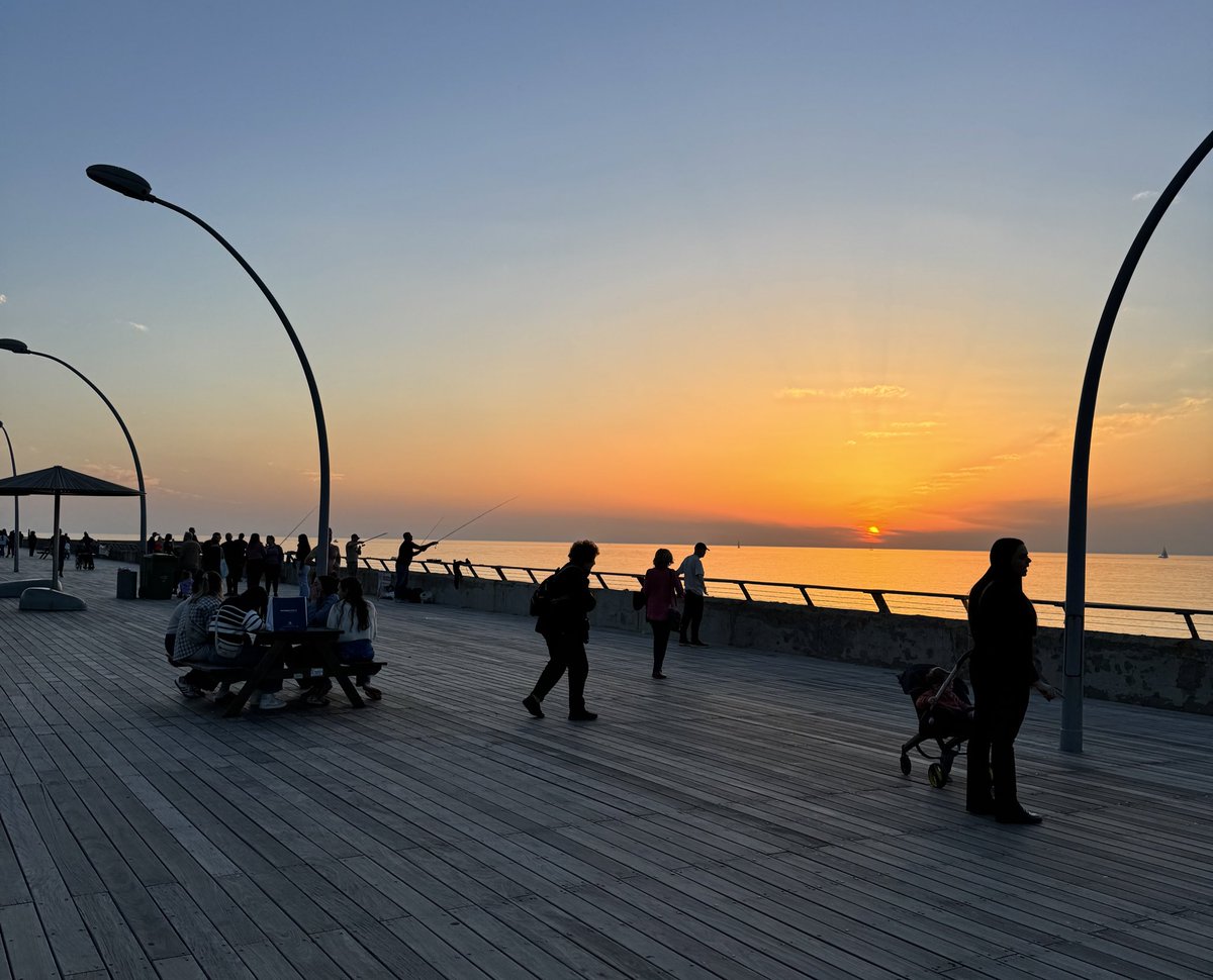 elikowaz's tweet photo. Another Shabbat.
Another beautiful Tel Aviv sunset.

But our lives will never be back to normal until we bring all our hostages home.

Shabbat Shalom 🙏🏽🇮🇱

#BringThemHomeNow https://t.co/DlBoLtKCxP