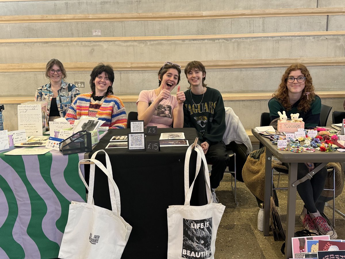 Today we welcomed a variety of creative industries into Town House to speak to students at the Careers Festival 💙 We also hosted portfolio reviews with industry professionals and A Makers Market took over the Courtyard 🙌 @Rosetheatre @fuseboxkingston