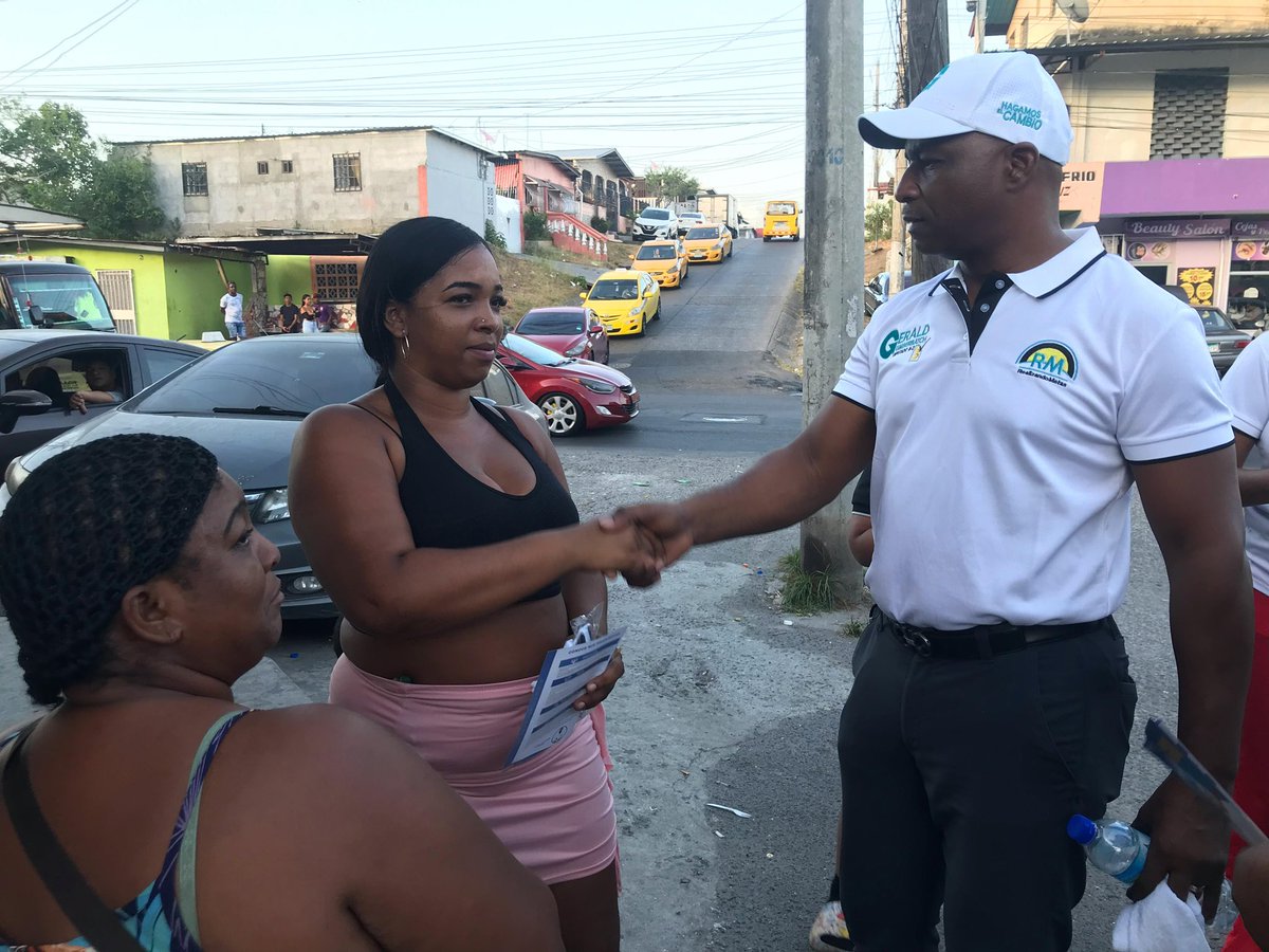 Gracias a nuestros vecinos del CuCui por escuchar nuestras propuestas y recibirnos con tanto cariño , sabemos que junto a #RicardoMartinelli y #joseraulmulino ,  Haremos  el Cambio!!