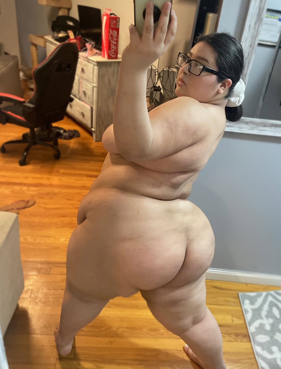 Happy Friday 🍑
