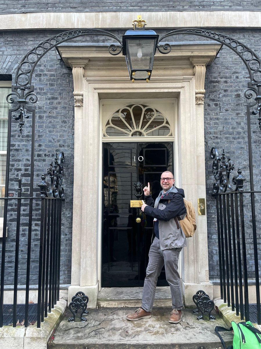 Celebrating at No 10 Downing Street, as guests of the charity @WorldBookDayUK A wonderful opportunity for a group of our children. @LDBSSchools @CamdenLearning