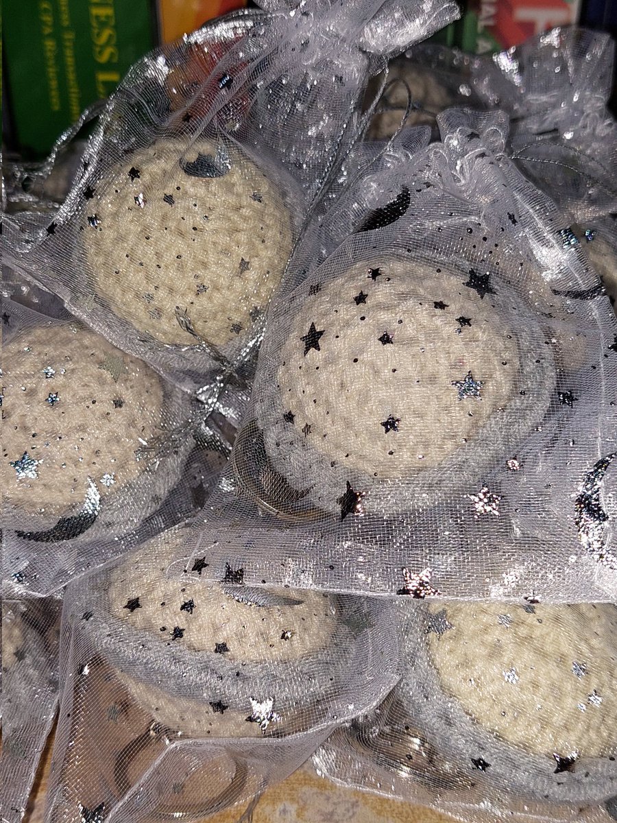 biyuu_piya's tweet image. all packed and ready for tom #JeffSaturinManila 🪐🤍

— time and place will be posted tom! 

see ü sats! 🤍