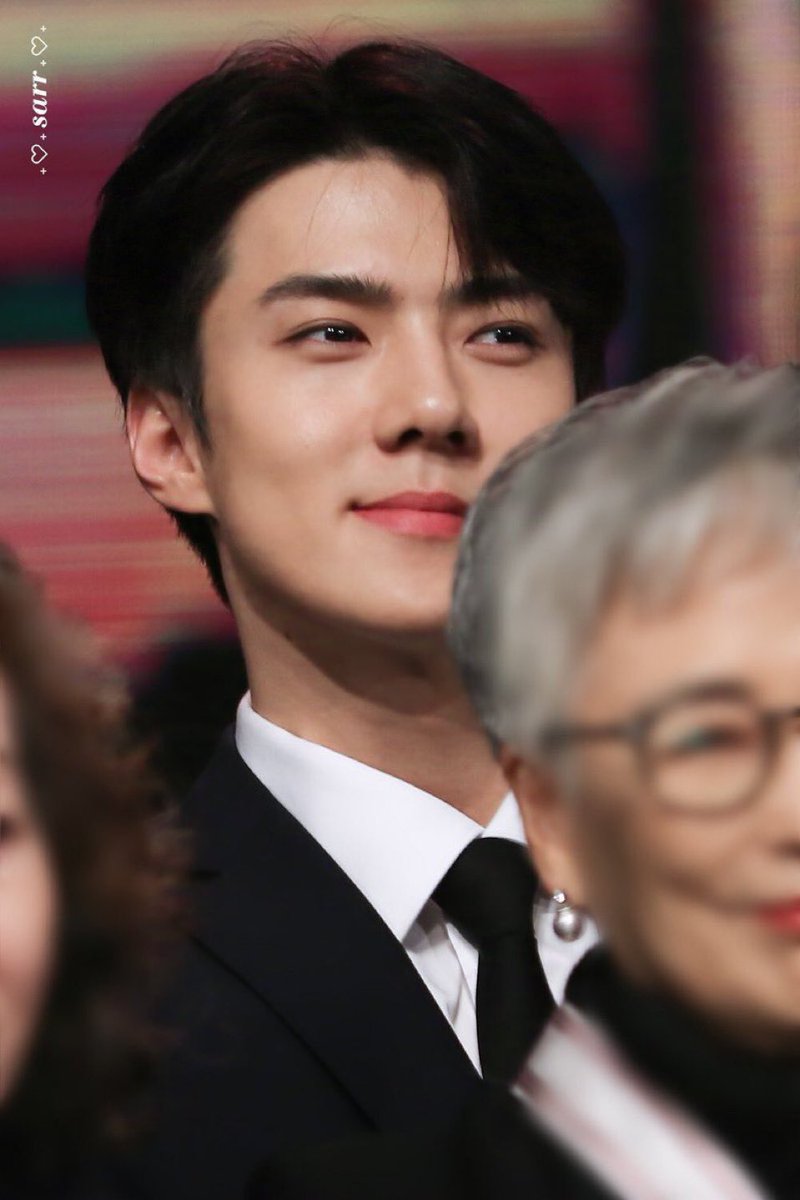 -یکی اینجا هست که دلش برای صاحب این لبخند زیبا تنگ شده🥲

#SEHUN
#세훈 <a href="/weareoneEXO/">EXO</a> ׅ