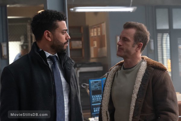 RJT6015's tweet photo. Some higher res promo pics of Alert episode 202 “Benjamin Franklin” airing on Tuesday, March 12th on FOX. #ScottCaan #JasonGrant #daniajramirez #nikkibatista #ryanjbroussard #mikesherman #AdeolaRole #kemiadebayo #AlertOnFOX #AlertMissingPersonUnit #AlertMPU https://t.co/xt0gzNtkxP