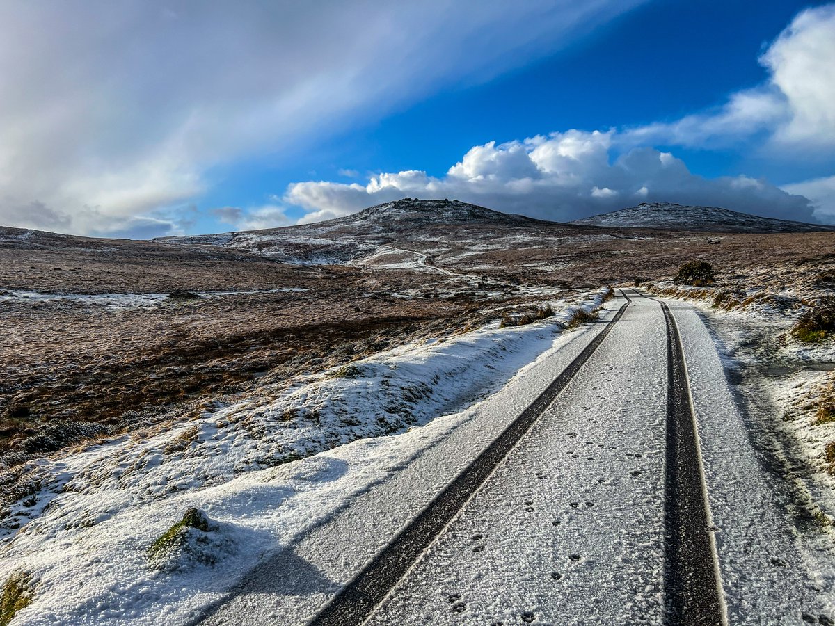 Exmoor and Dartmoor #snow today - thanks to @ShaunGDavey, Debbie Tucker and Jason Leake @itvwestcountry @visitexmoor @VisitDartmoor