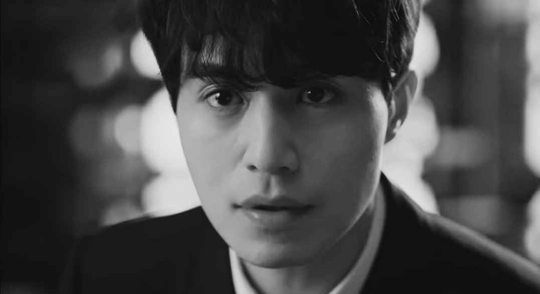 그러게, 부를 때 얌전히 따랐으면 좋았을 것을. 나라 팔아먹은 죄에 후손 잡아먹은 죄까지 고루 짊어지고 이제야 발을 들이니, 맑은 날 당도하였어도 갈 곳은 달라지지 않았을 터. 문을 나서라 죄인아. 네 몫의 차는 이미 식은 지 오래다.