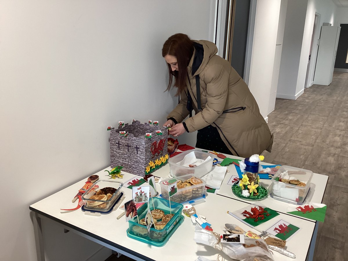 A big thank you to <a href="/MsBRoweS7/">@MsRowe</a> and Mrs Leftley, who had the difficult job of judging all of our Eisteddfod entries. Diolch yn fawr! #eisteddfod2024
<a href="/CowbridgeCS/">Cowbridge School</a> <a href="/cymraegccs/">Cymraeg Y Bontfaen</a>