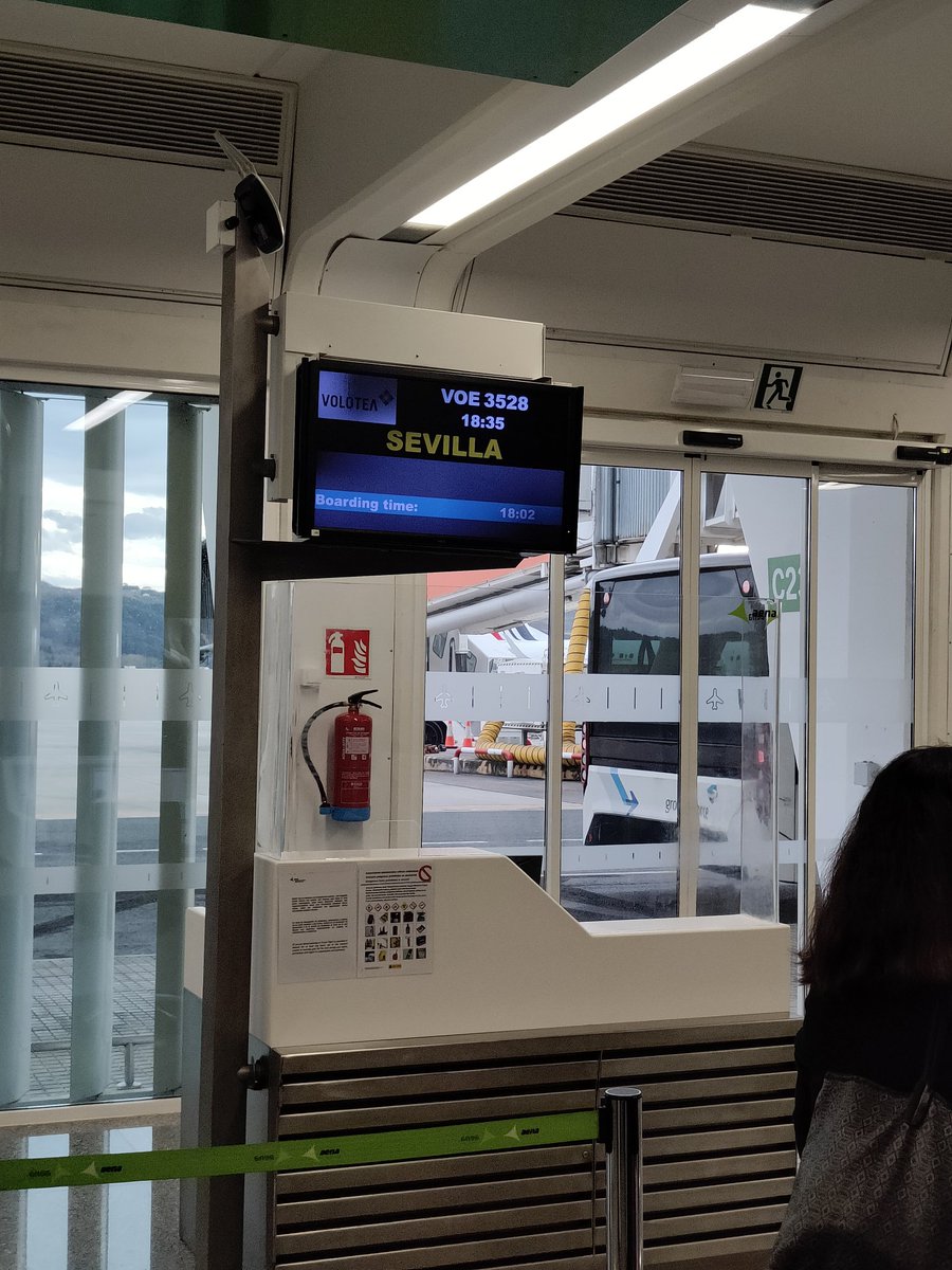 BilbaoXandra's tweet image. Voy volando... #LibroForumSevilla2024