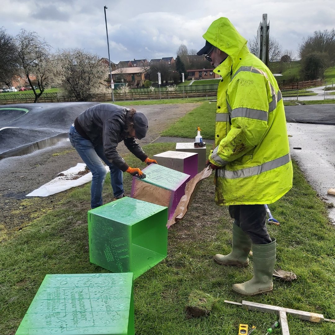 5 funky metal cube seats are being installed today at the Hazel Leys mini pump track by Adrian from @Electric_Angel Design. The etched designs on the seats have been co-created with young people in Hazel Leys and inspired by the theme of space travel as part of a partnership…