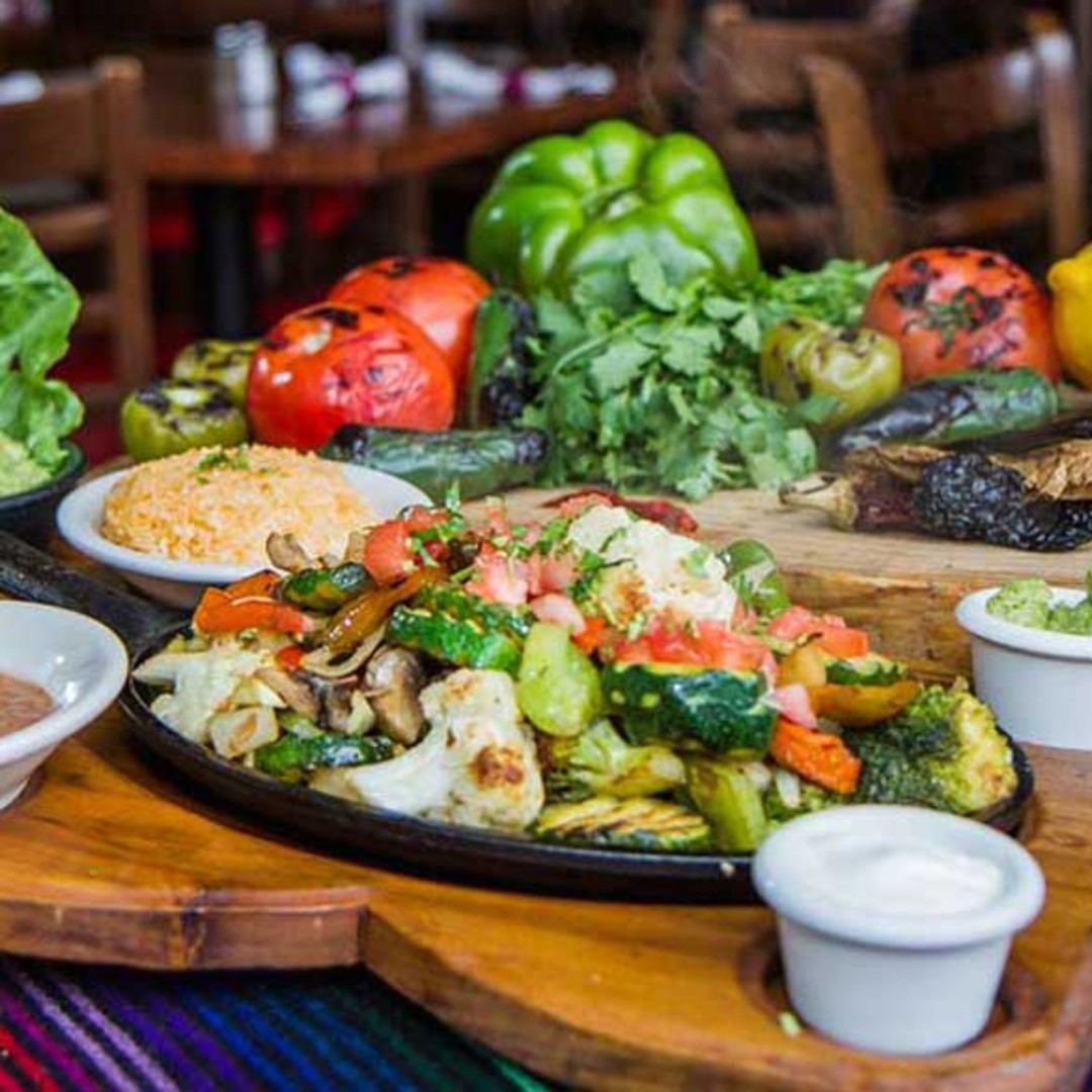 CesarsChicago's tweet photo. When you come in today, you can order from our special Lent menu. ๐๐ You can also order meatless and vegetarian options online to have delivered straight to your home or office - https://t.co/0l6XzpykQk
#lent #lentspecials ##lentmenu #cesarschicago #healthyeating https://t.co/HWt20SAVcf