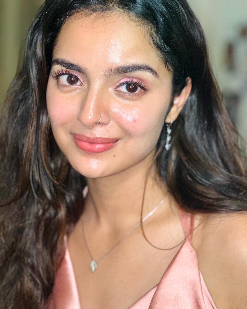 namritha_mv's tweet image. Go-to colour lately 💗🥰