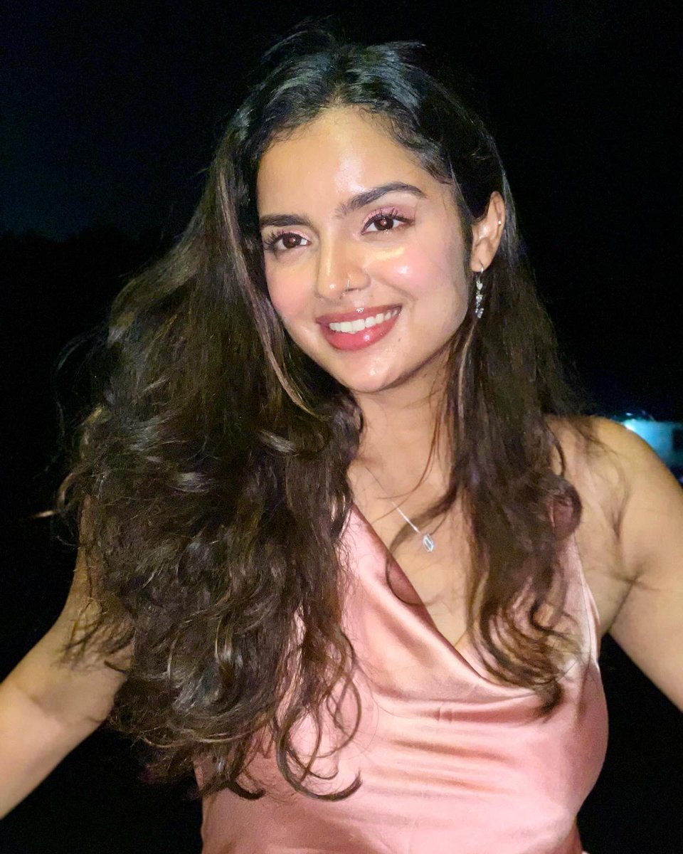 namritha_mv's tweet image. Go-to colour lately 💗🥰