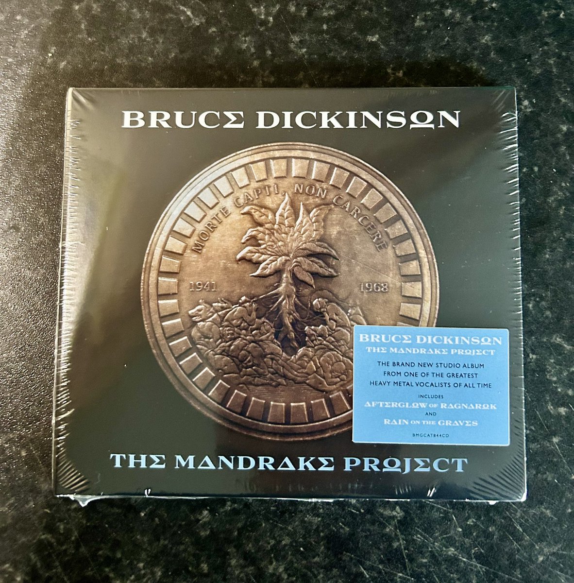 Bruce has arrived. @IronMaiden #themandrakeproject #brucedickinson