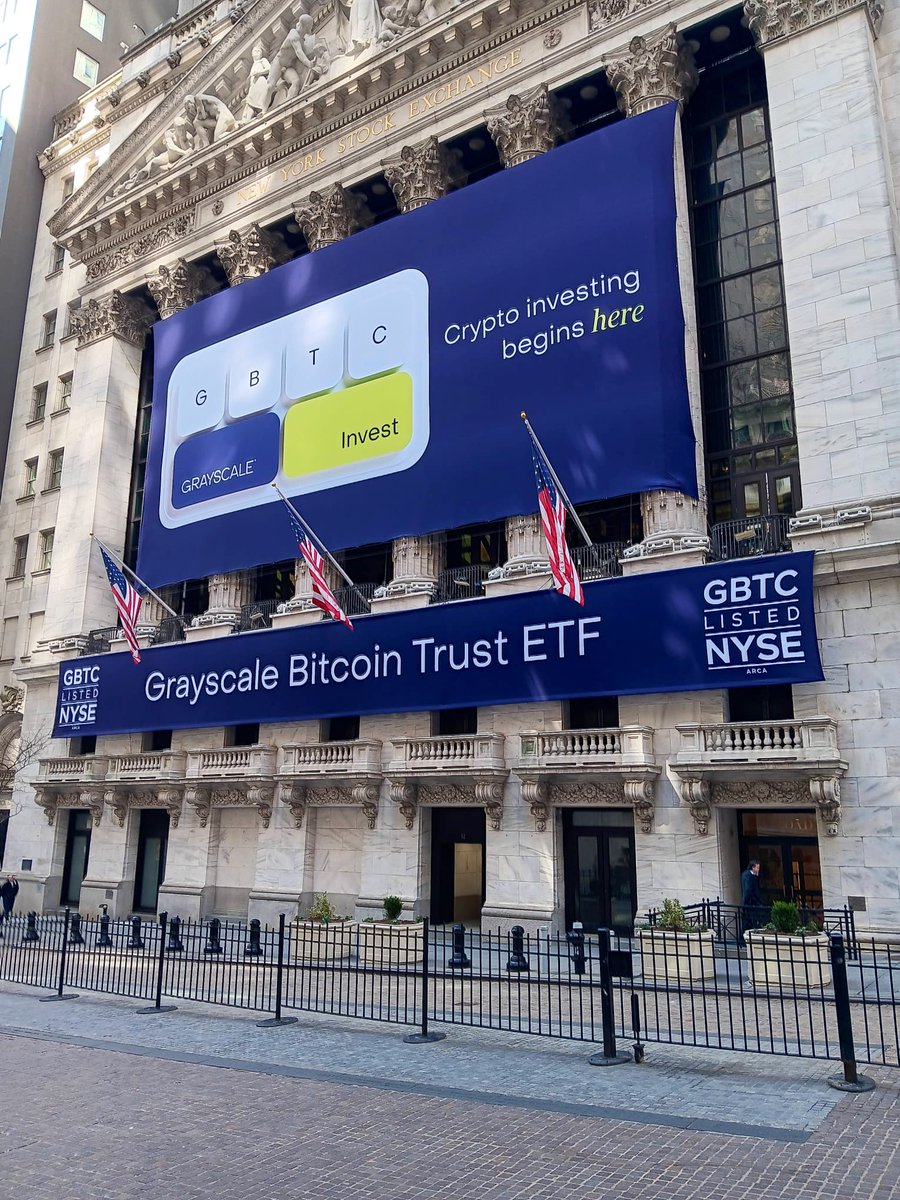 In person pic sent to me by my Papa @JT4CGTN who does his reporting from  the @NYSE floor every day. @Grayscale
