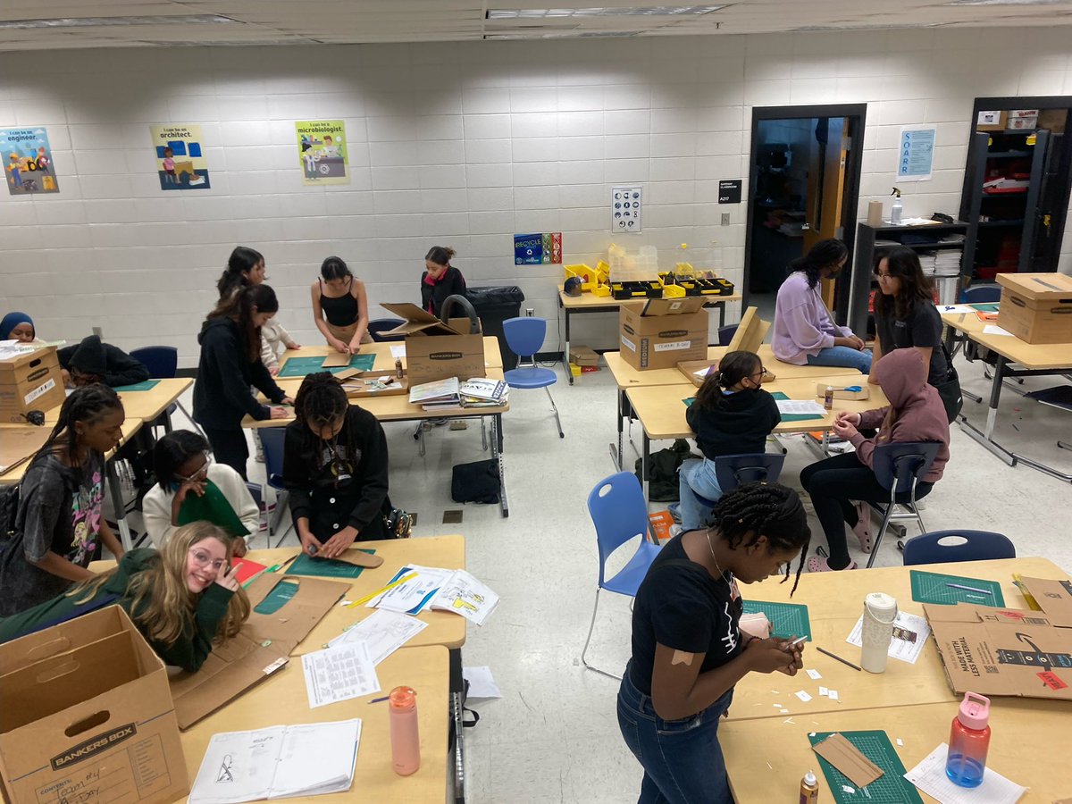 DavisMiddle's tweet photo. Mr. Smith’s 6th grade class on their first day of project construction for the foot orthosis design challenge. #WeAreDavis https://t.co/DAFZBsVh3N