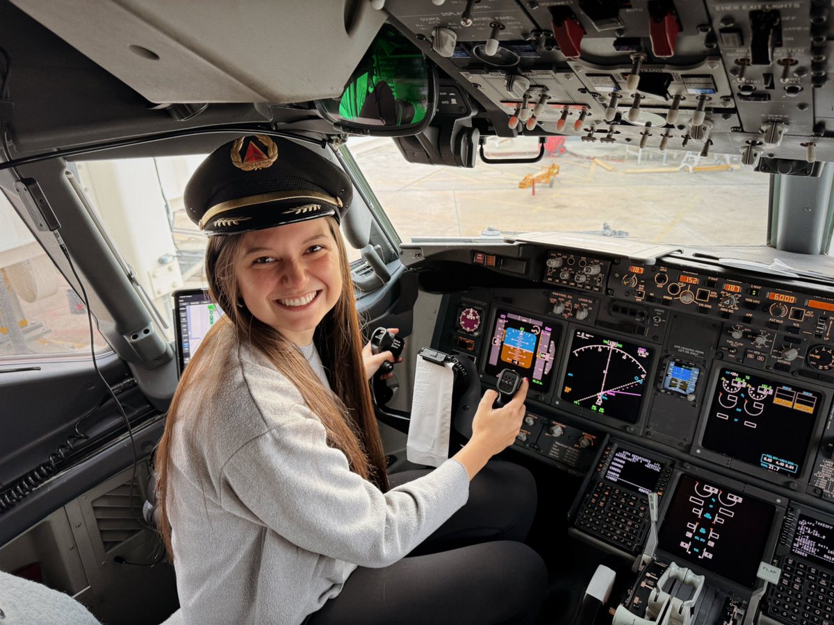 TaylorlovesTPA's tweet photo. I know a lot of these experiences are for kids, but as someone who loves flying this was such a fun experience, a great flight with a pilot that was extremely detail oriented… 

Captain Mike, Thank you. I haven’t stopped smiling &amp; @Delta thank you for hiring such great people. https://t.co/OvJdQf1UZb