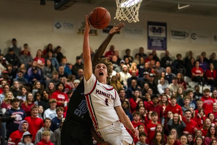IndiansMBB's tweet photo. Dimes!  
Senior @MilesBraxmeyer finished with 128 assists on the season, good for 3rd all-time and 191 for his career, 9th all-time! Miles assist average of 6.1 this year is 2nd in school history behind Kevin Day (class of '95) and career average of 4.2apg is 4th all-time! https://t.co/cEspM6knzk