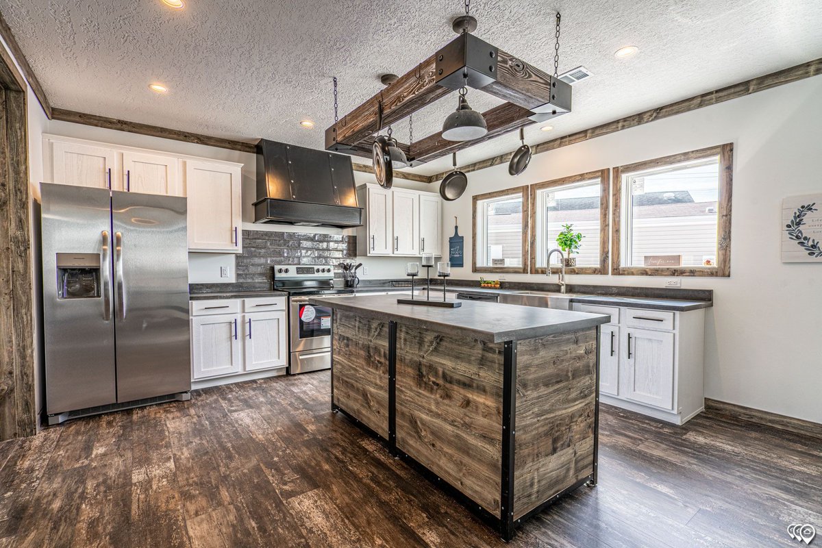 ExploreFMHA's tweet photo. 🛋️✨Discover where style meets comfort

A living room with an entertainment center, rustic wood beams, hardwood floors, and large windows for natural light. 

Explore this blend of charm and modern design at https://t.co/7b7H6DtfsU https://t.co/MCKO9trxwg