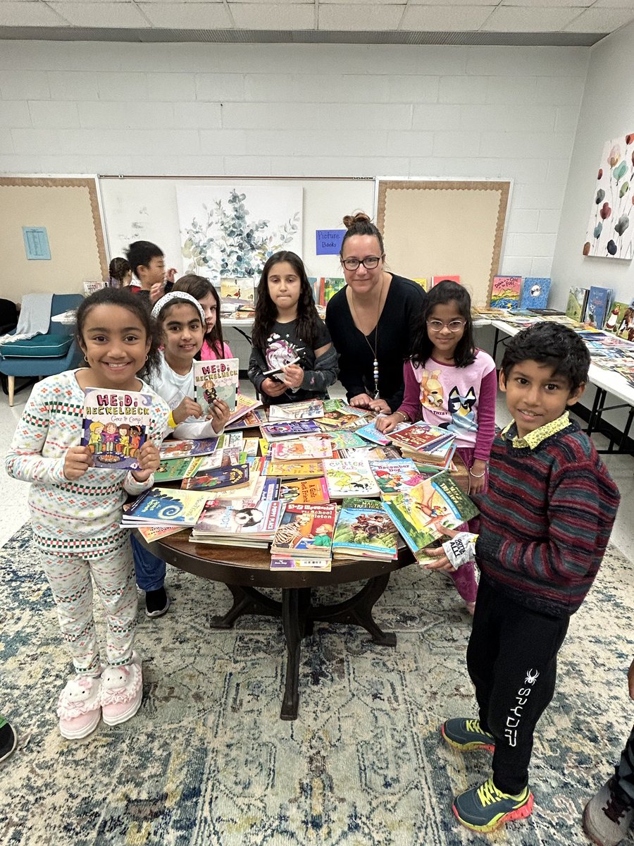 Panther Pages Day #ReadAcrossAmerica each student got to pick out a book to take home! Thanks to all who donated. ❤️ <a href="/npepanthers/">New Prospect Panthers</a>