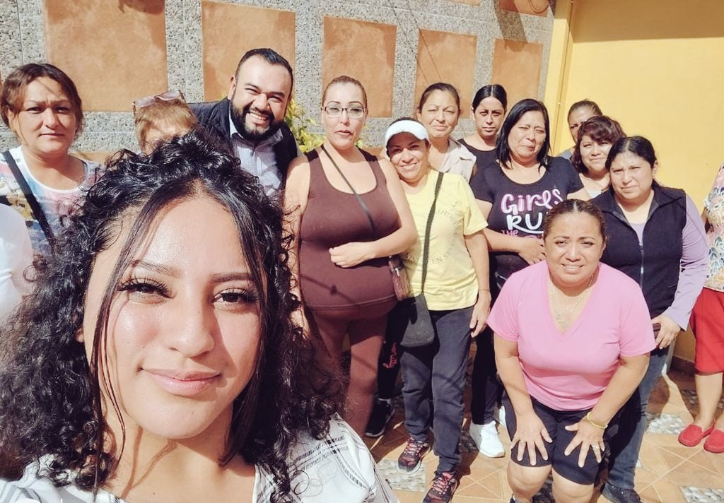 Con el #EquipoADMM seguimos trabajando y dando lo mejor de #ECATEPEC ❣️💪

#BonitoViernes 🌷🌞