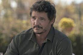 Soy la única que no sabía que Pedro Pascal y Enrique Serna son la misma persona con quince años de diferencia?
