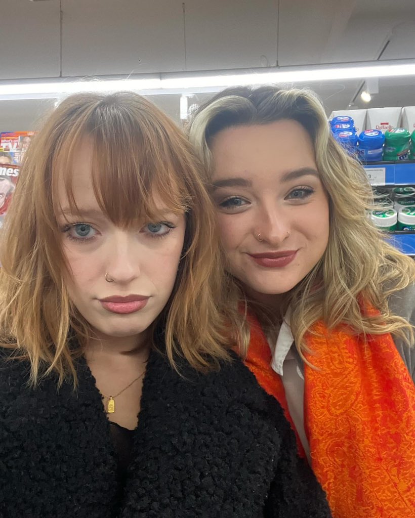AmybethBRA's tweet photo. 📸 | Amybeth via Instagram:

“Ela vai ser a melhor madrinha para mim um dia.” #1 https://t.co/aYUlZ0INs4