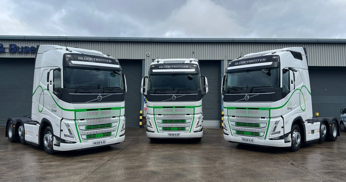 CrossroadsTruck's tweet image. It’s great to see the Volvo’s back in the livery of JG Pears.
 
Our thanks go to Jeff, Andy &amp;amp; the team at JG Pears for entrusting the Crossroads team with this order.   

Full story ⬇️ 
facebook.com/CrossroadsTruc…

Trucks supplied by Reece Middleton. 
#volvotrucks #jgpears #newplate