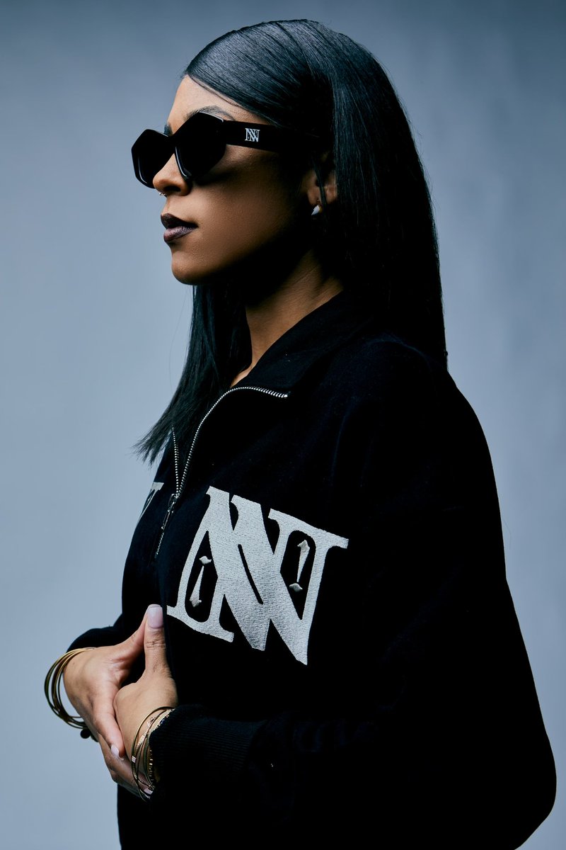 N U E V A tweet media