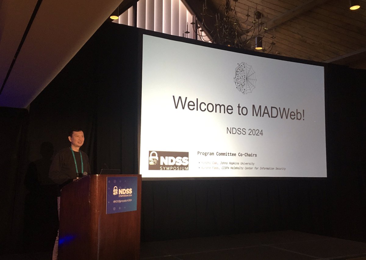 AuroreFass's tweet image. #MADWeb is starting NOW!