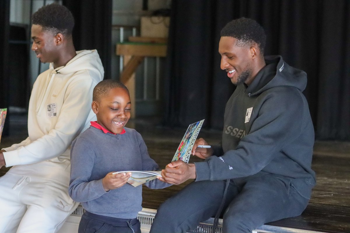 Heading to the @BrentfordFC v @ChelseaFC game tomorrow? ⚽ We've joined up with @lonbookproject for the third year running to collect your old books and tackle book poverty 🎉📚 stop in at the Bees Superstore tomorrow to donate your old books! 🐝