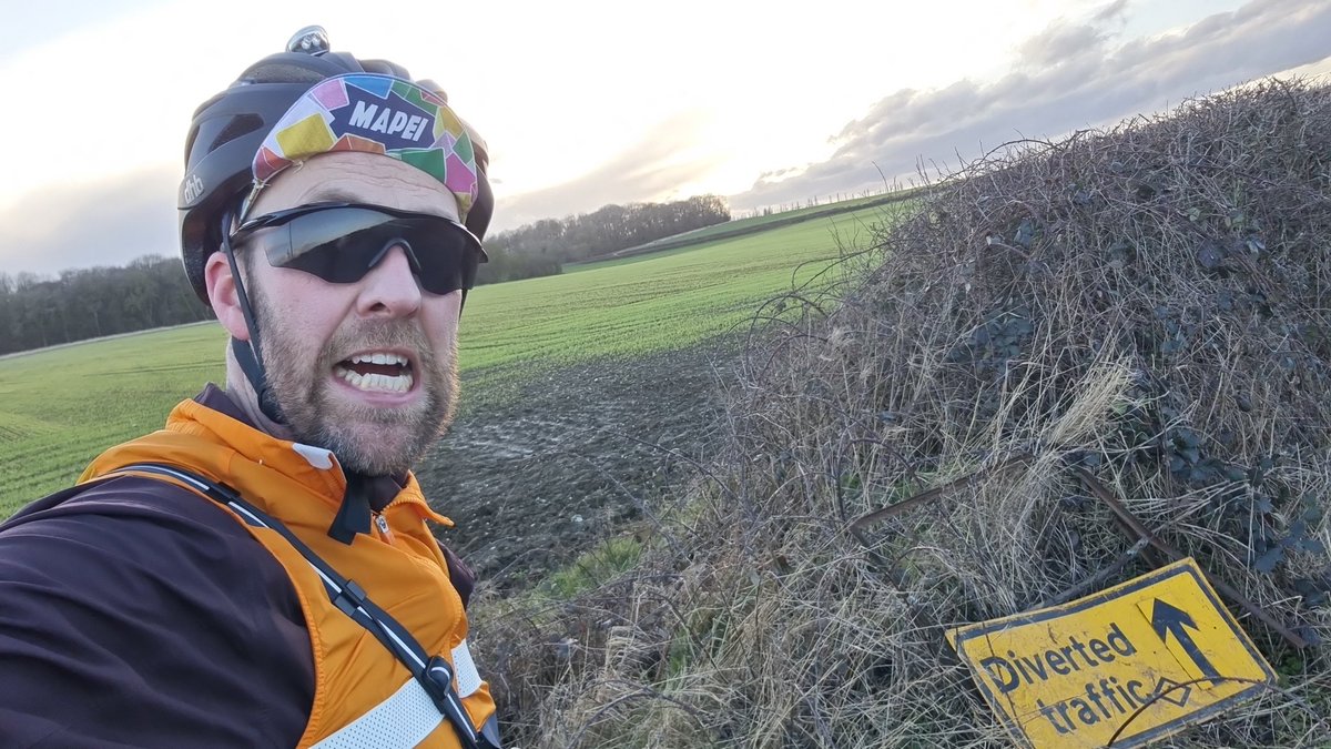 Andrew Hadfield tweet media