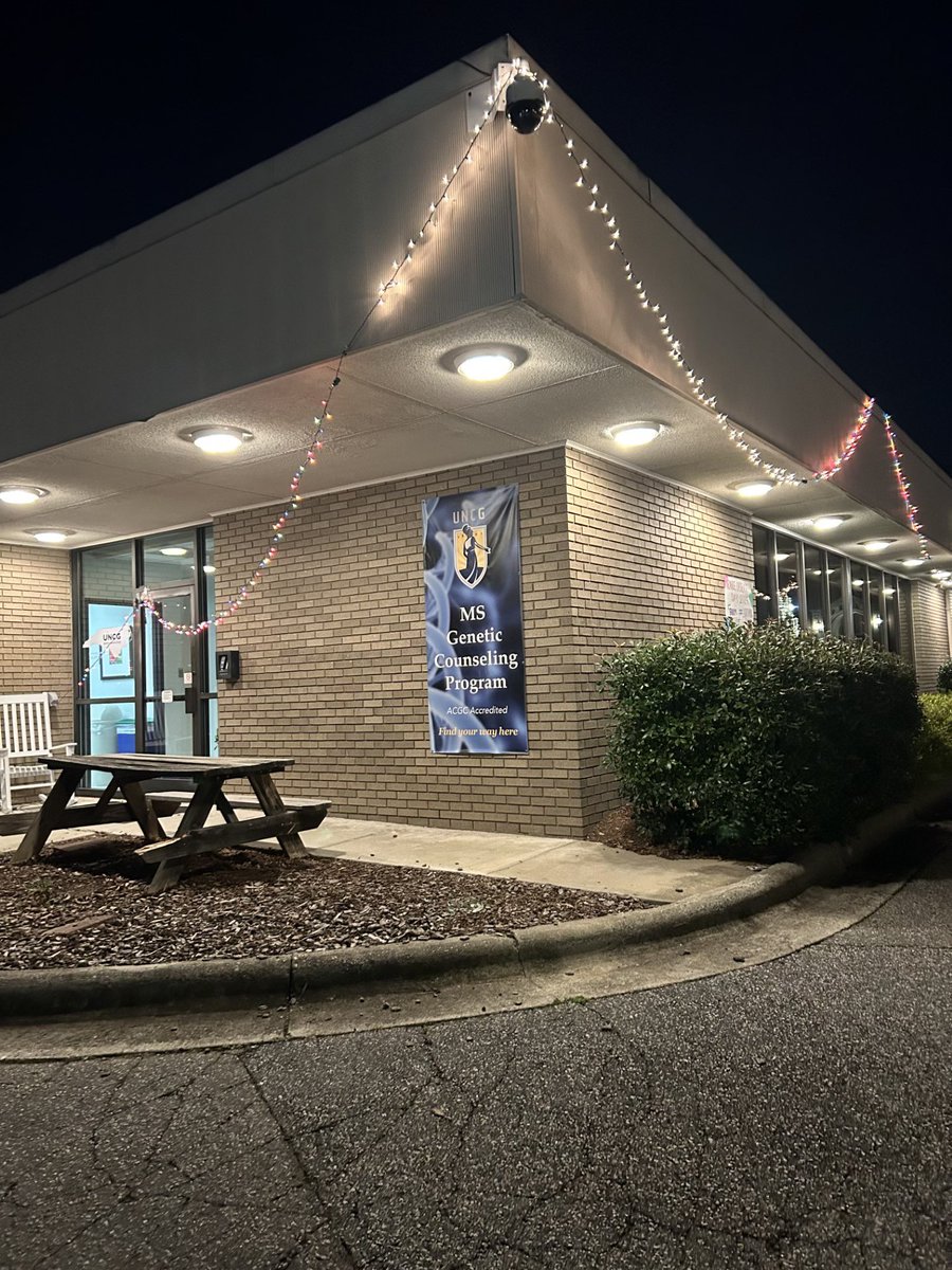 The UNCG Genetic Counseling Program showed our support for the rare disease community by decorating our program building and bringing awareness to the community! Thank you to everyone who also showed their support! To learn more about rare diseases, visit rarediseaseday.org