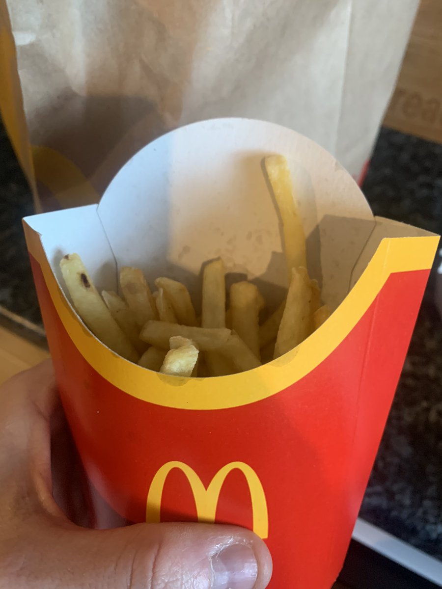 GazWilliams82's tweet photo. £2.19 for a supposedly large fries 😤 I would like the rest please @McDonaldsUK https://t.co/1YV3lE7vfS