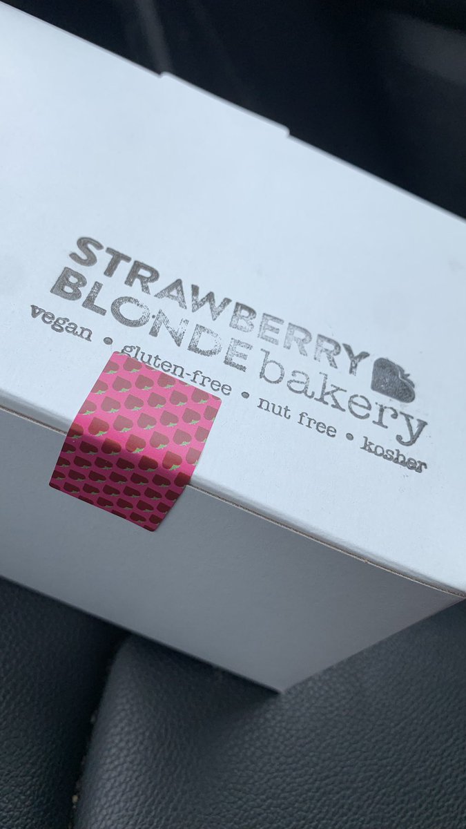 Guy_Theriault's tweet photo. Today’s Friday Breakfast Club brings us out to @wellingtondiner in #WellingtonWest for a great breakfast with a stop at #StrawberryBlondeBakery in #Westboro. Morning outing in #MyOttawa with @Marc_Theriault https://t.co/hlIKoxdgWS
