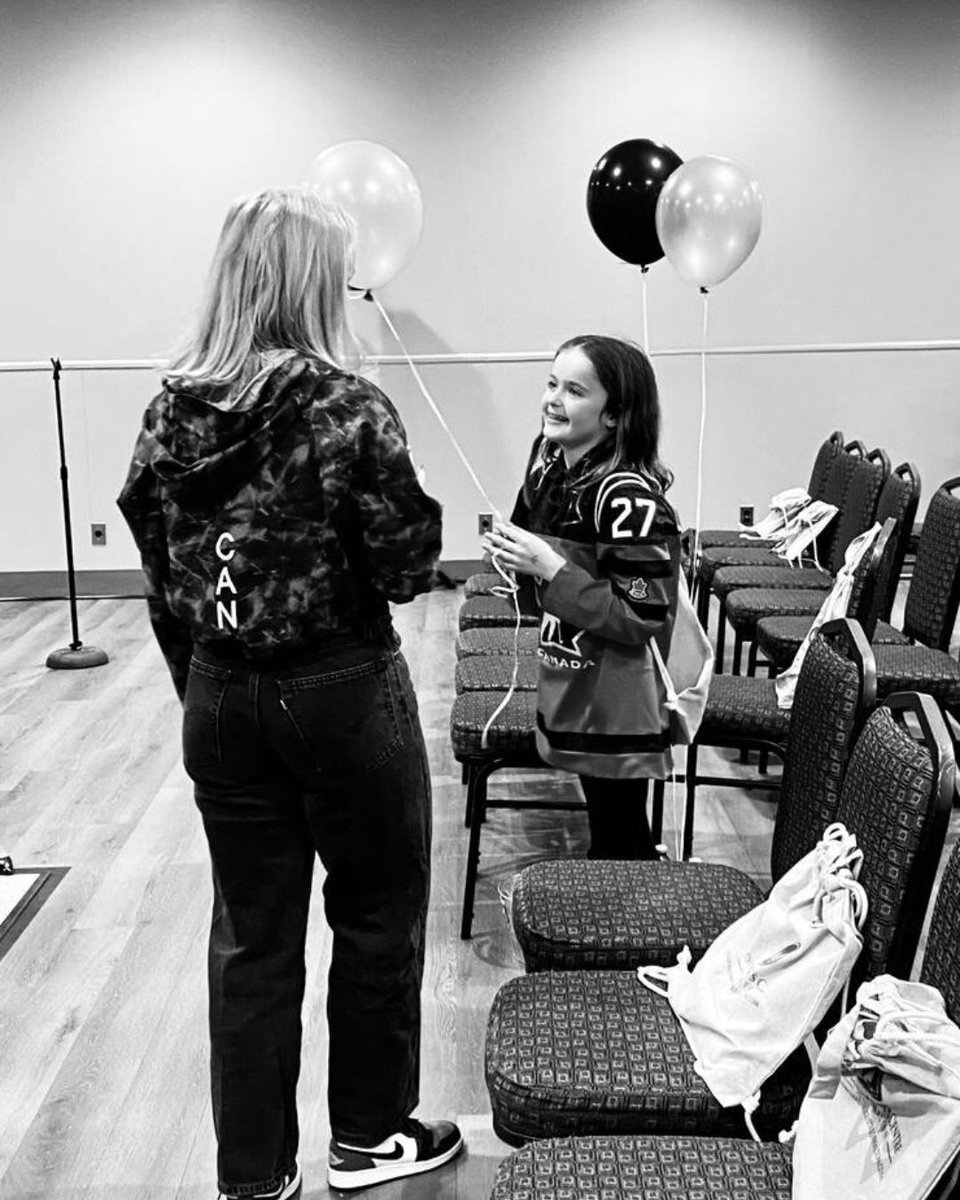 WomensCentreON's tweet photo. It was absolute full circle moment last night, seeing Emma sharing secrets to success with this starstruck young girl wearing an autographed Emma Maltais jersey 🤩
Are we witnessing the birth of another Canadian gold medalist?
#InspireInclusion #IWD2024 #TeamTWC https://t.co/ge3yJzpSgw