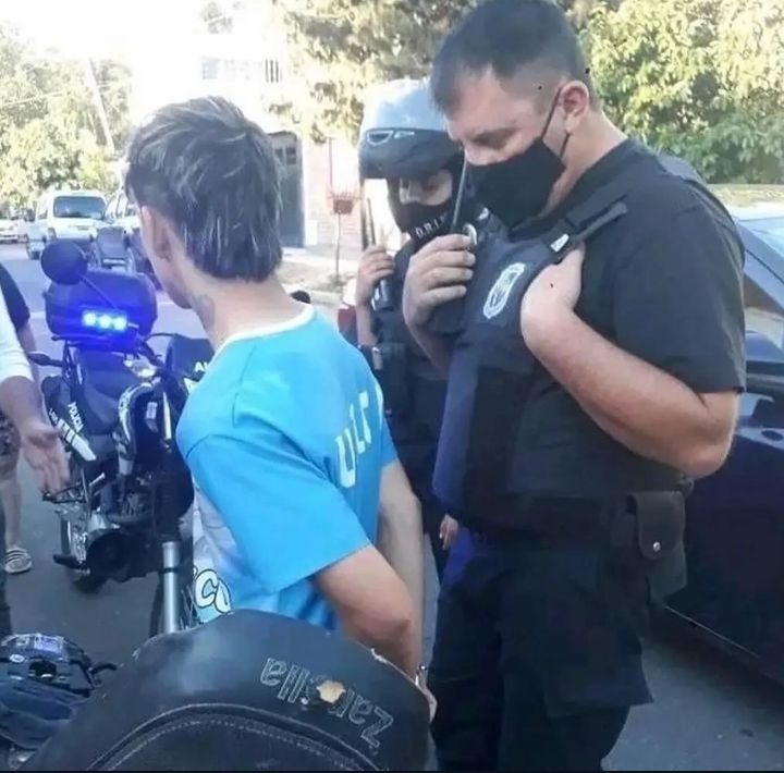 - a donde me llevan?

+ a la primera...

- así nomás sin entrenar?