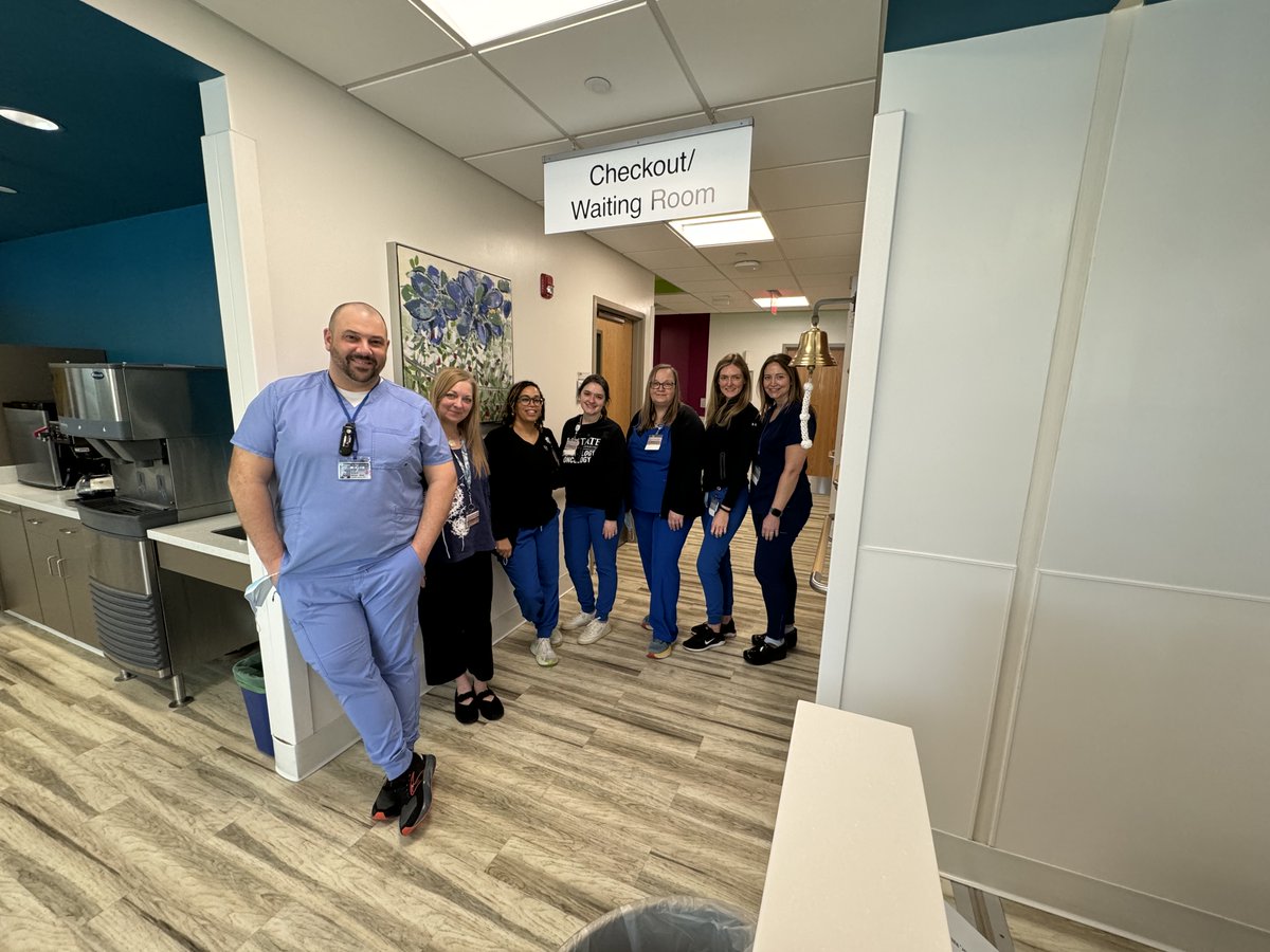 We’re wearing BLUE in recognition of #DressInBlue Day and to raise awareness for colorectal cancer. DYK colorectal cancer is the 2nd-leading cause of cancer deaths overall? Start your screenings at age 45 if you’re at an average risk. Learn more here: upstate.edu/.../prev.../sc…