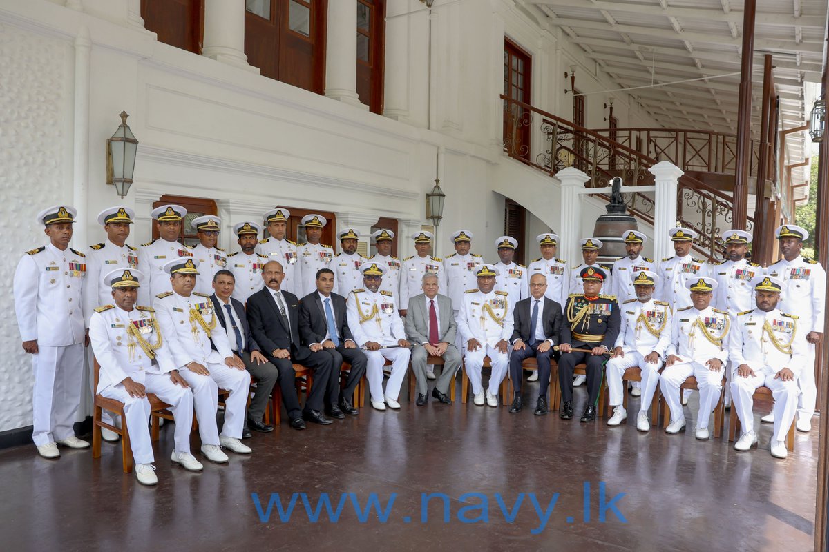 The President of #SriLanka, Hon. @RW_UNP reviewed the naval fleet at Trincomalee harbour 01 Mar, accompanied by Commander of the @srilanka_navy, VAdm Priyantha Perera. The inspection showcased the strength and readiness of SLN fleet units. Read more: news.navy.lk/eventnews/2024…
