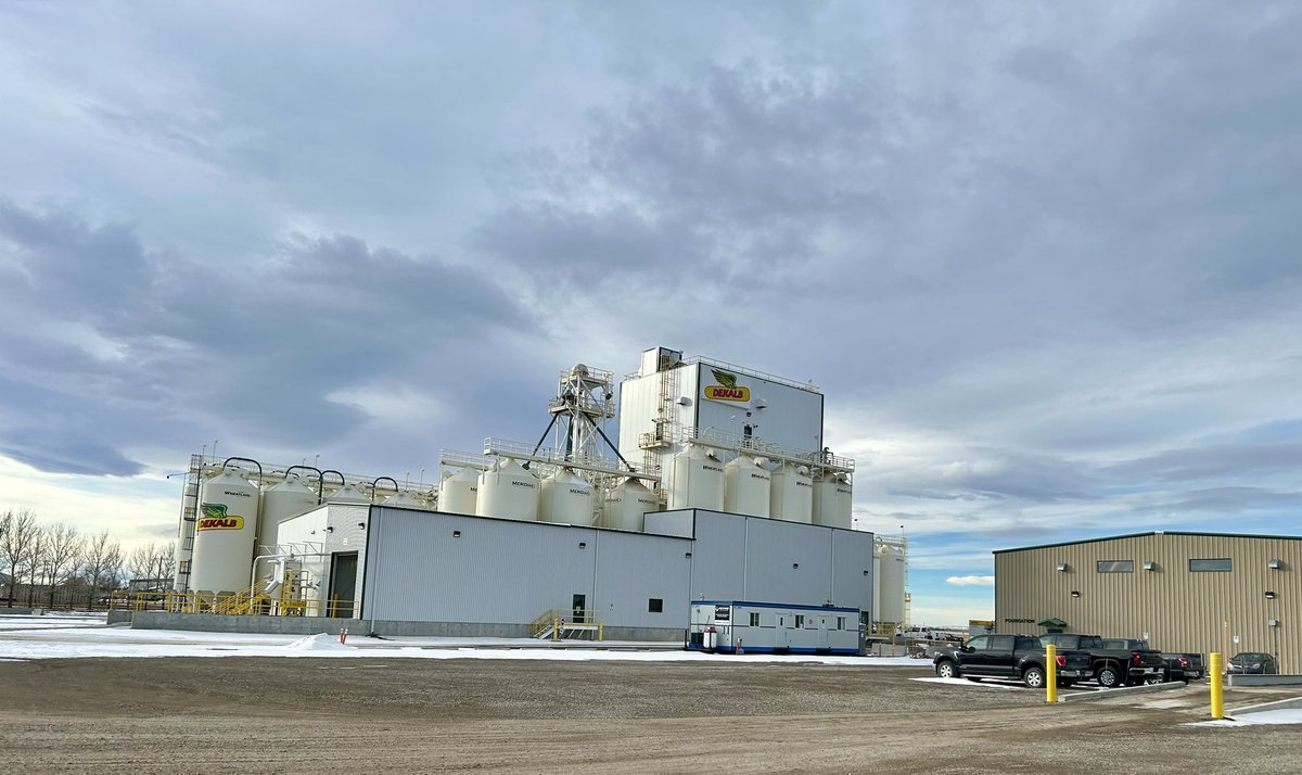 Toured the #Dekalb seed production facility before checking out #AgExpo. Good reminder of what all goes into new hybrids & brings back memories of my summer working in parent seed. Thanks to @Bayer4CropsCA for showing some @ParrishHeimbeck staff and farmers around!