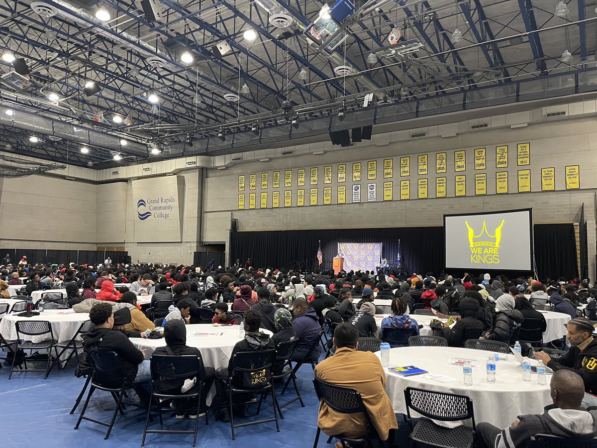 Spent the morning at the #AAMAC. What an event! To all the future leaders, remember, the path ahead may be tough, but keep your eyes on the prize. The future is bright, and it's yours for the taking! ✊🏾🏈 #Leadership #BrightFuture #Ubuntu #YoungKings
