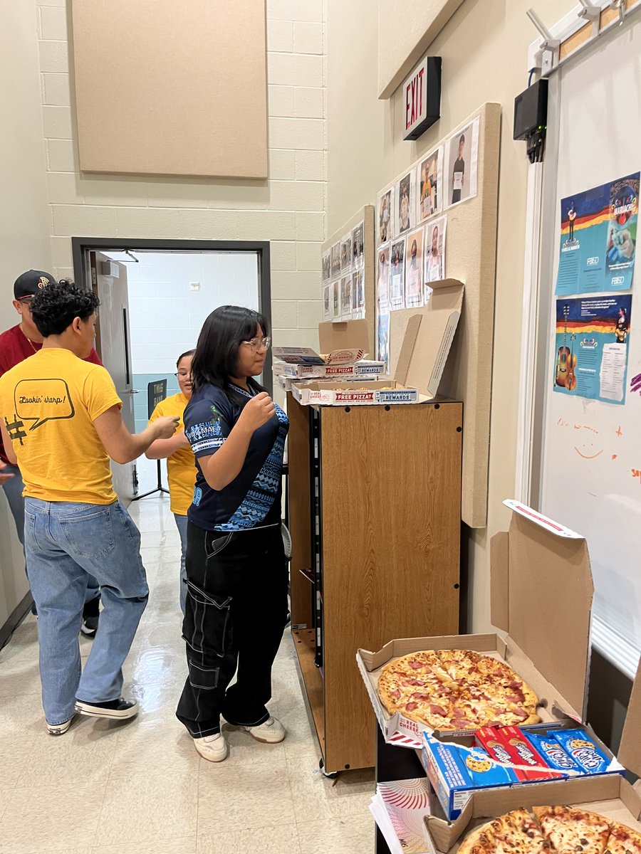 Willowridge & Marshall Mariachi tweet media