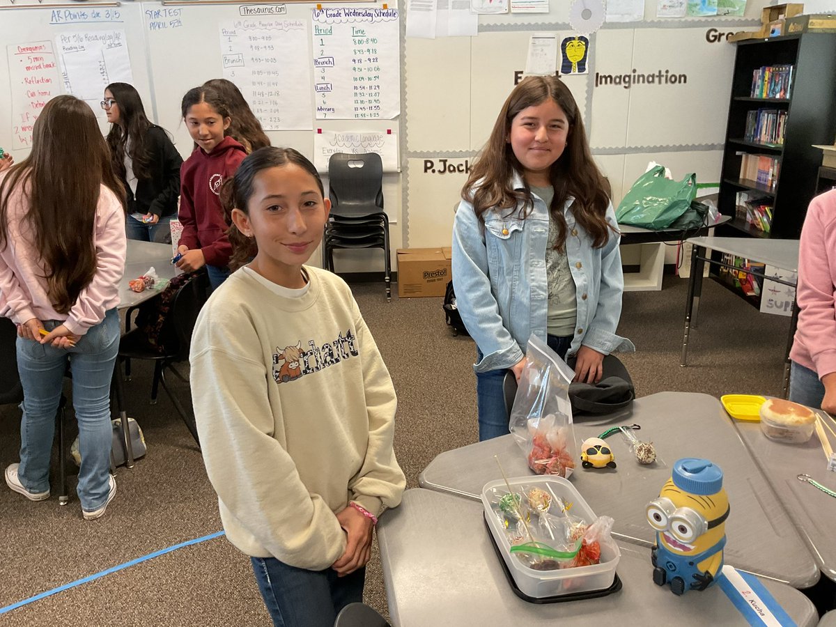 mcastaneda208's tweet photo. Traveling the Silk Road today to trade some goods! Watch out for bandits and sandstorms! #burtonexperience @BurtonSchools @SCIABEARS https://t.co/eeGr3M36l0