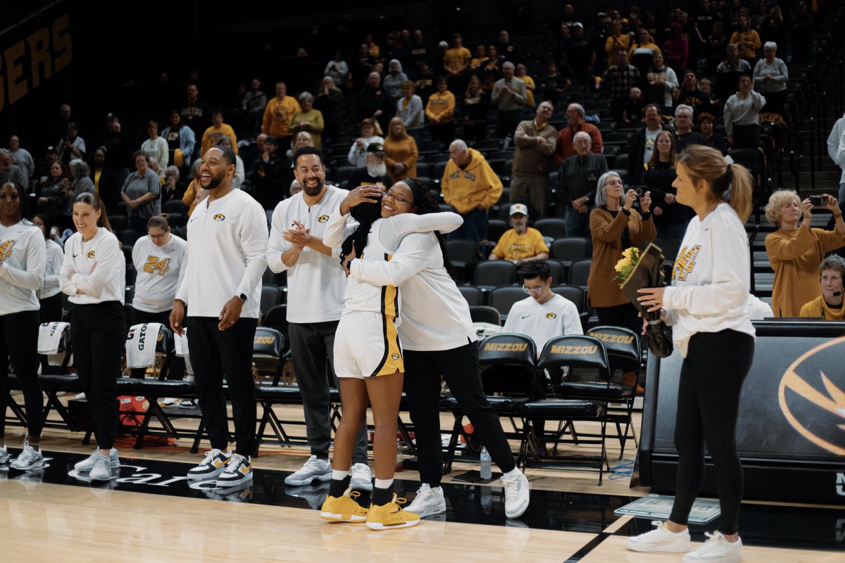 Thank you, Mama! 🖤💛