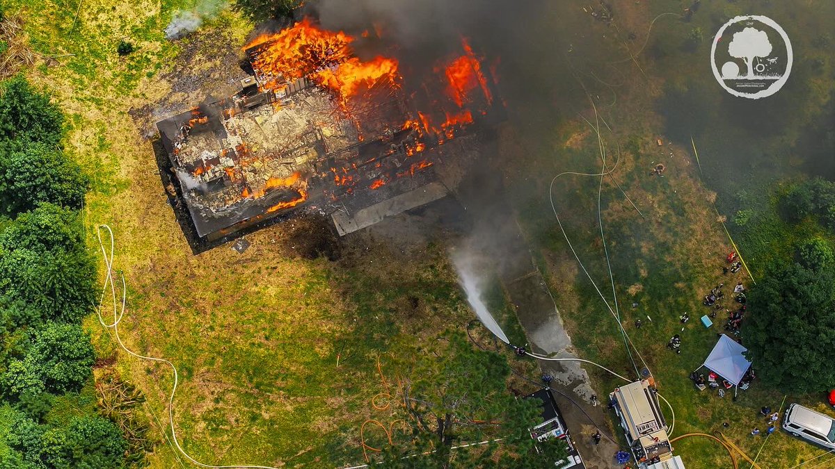 Fighting flames & Filming Fires 

Behind the scenes photos of a control burn training exercise for @lelandfirerescu & @Townofleland 
#imagineMoreMotion
#lelandnc 
#firedepartment 
#firetraining