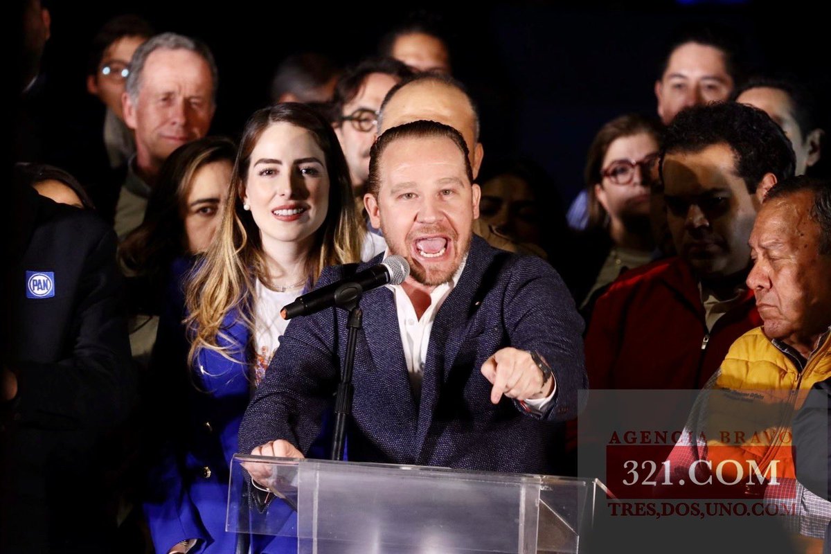 agenciabravo321's tweet photo. Santiago Taboada candidato a la jefatura de Gobierno de la coalición Va X la Ciudad de México arrancó campaña en el primer minuto de este 1 de Marzo de 2024, en el Ángel de la Independencia.

Fotos:Agencia bravo 321

Más información 
https://t.co/ujpOQ7ngy7 https://t.co/A3HZMaSTfg